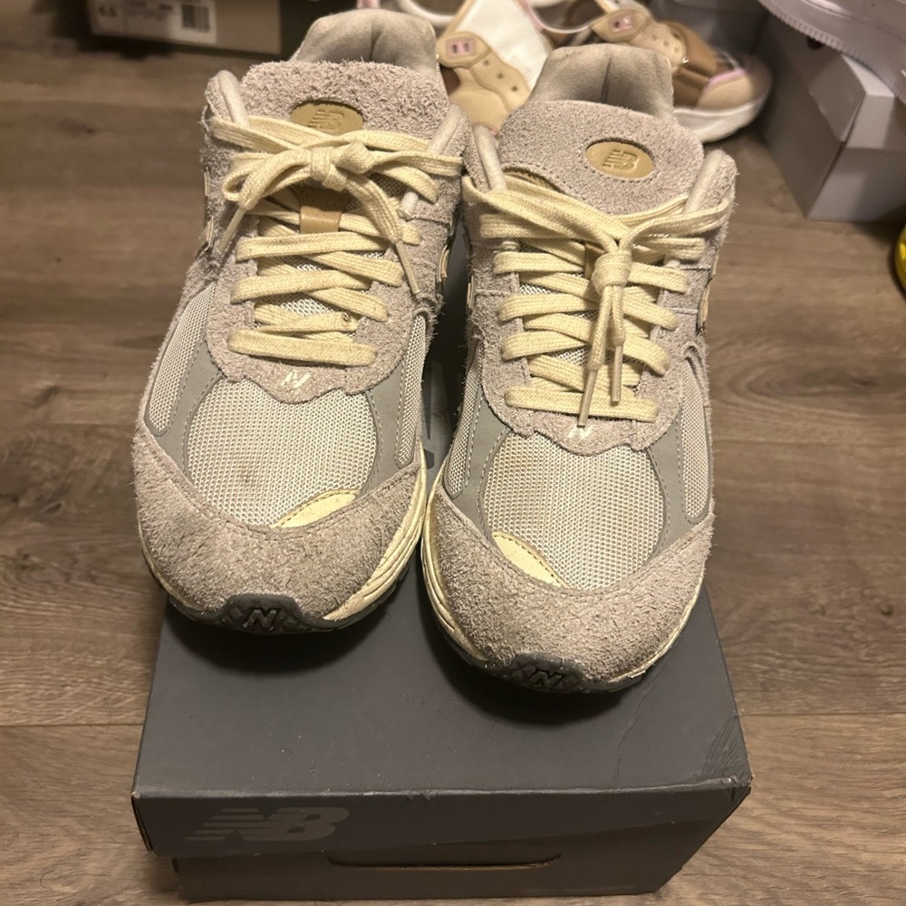 New balance 2002R cream